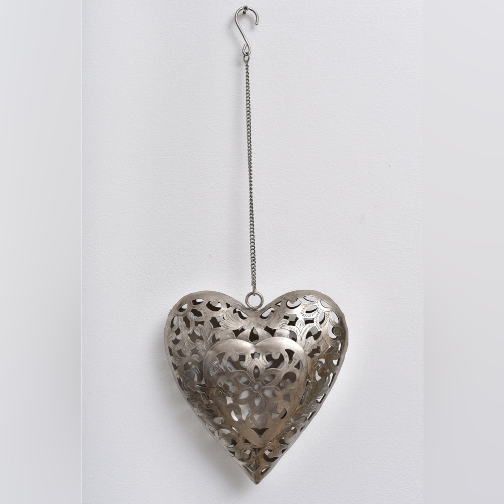 Heart shaped lantern - Picture 2 of 3
